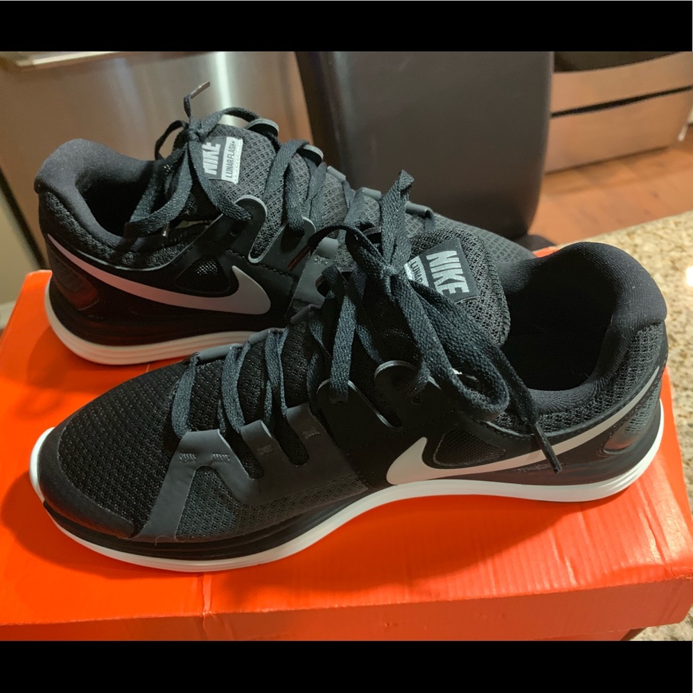 NWT, Nike black athletic shoe